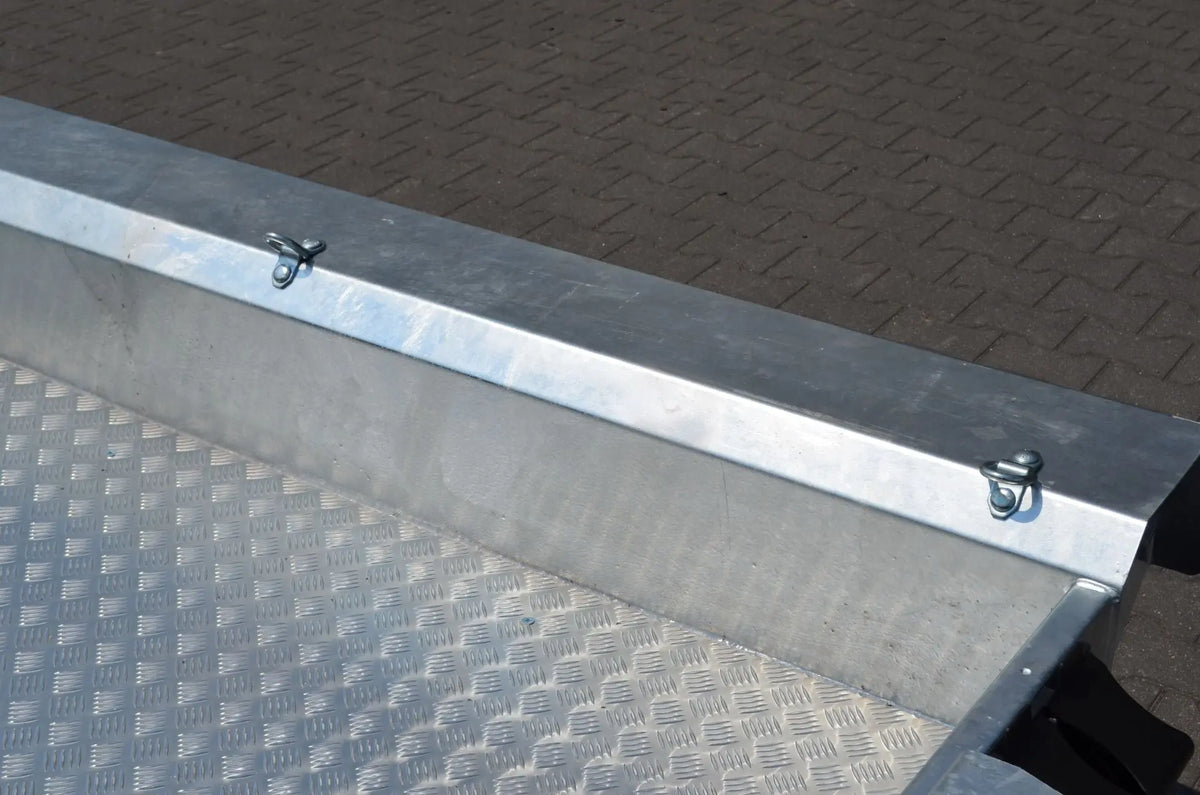 Vlemmix | ALURIFFELBLECH 400x150cm montiert EU-Trailer